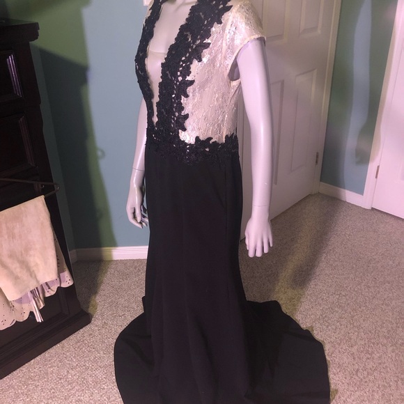 Marciano ball gown size 10 - Picture 3 of 12